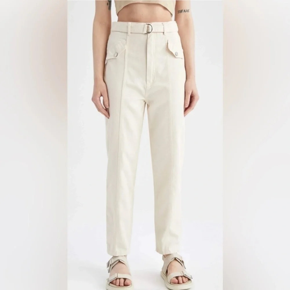 De Facto Twill Hogh Waist Tapered Leg Pants Beige Ivory Trousers Cotton 10 US